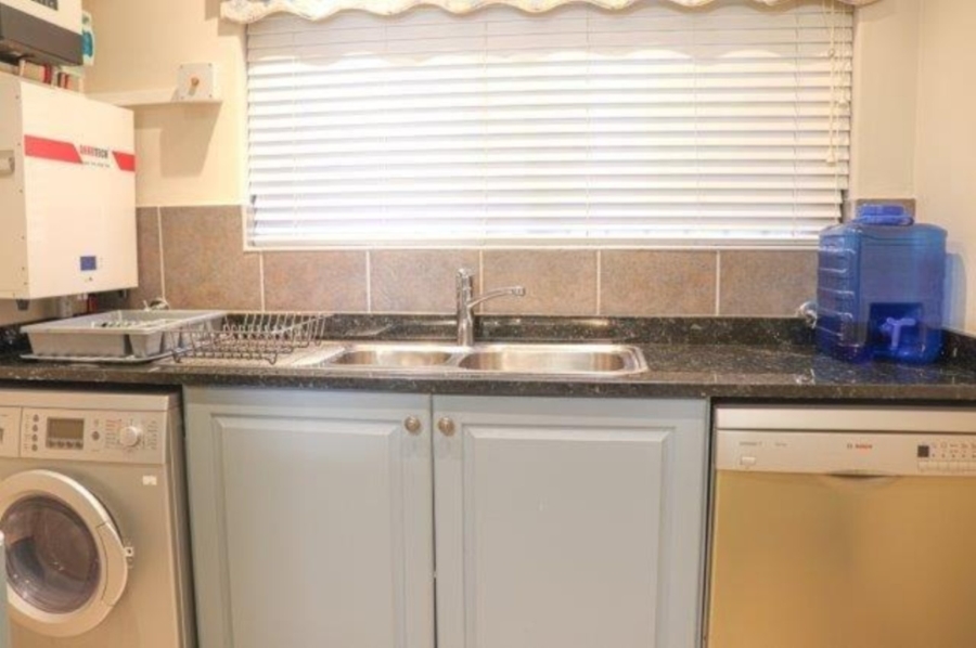 To Let 3 Bedroom Property for Rent in Onrus Western Cape